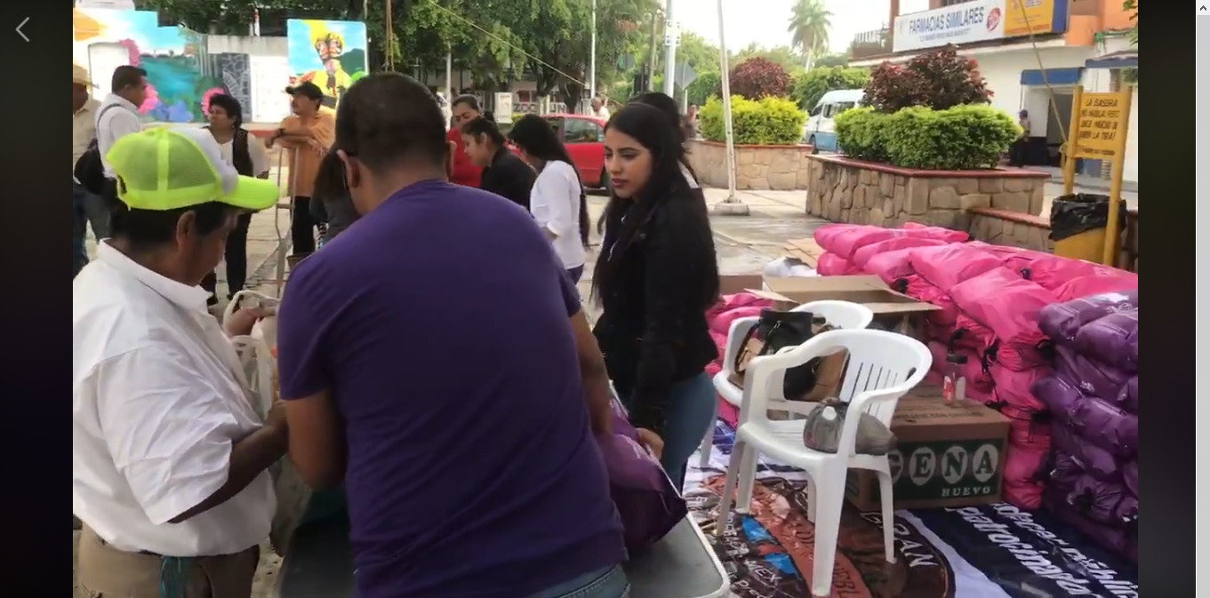 SE REALIZÓ LA ENTREGA DE DOTACIÓN DE DESPENSAS MENSUALES, PARA PERSONAS VULNERABLES EN EL MUNICIPIO DE TLALTIZAPÁN.